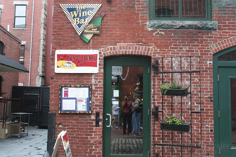 IMG_9610.JPG - The sign reads "The Bar of Chocolate." BAR OF CHOCOLATE! I'm still kicking myself that I didn't go inside. The fear was that I might not ever leave.